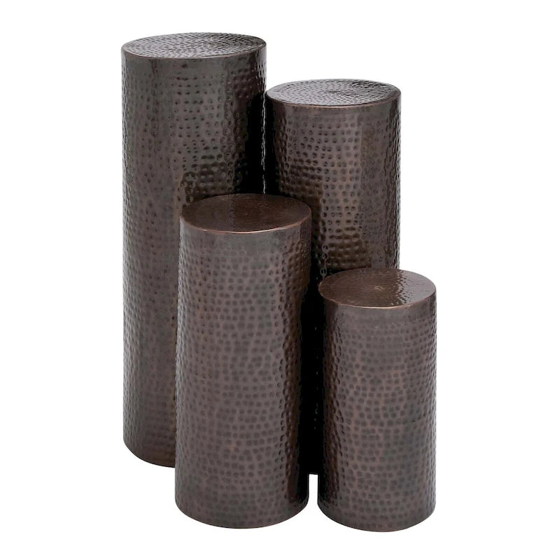 Guéridon haut et fin en métal au design abstrait, motif coquille rainurée ou martelé - Marron