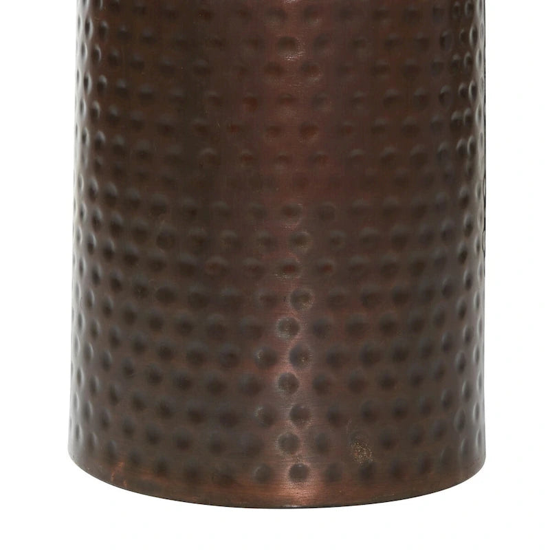 Guéridon haut et fin en métal au design abstrait, motif coquille rainurée ou martelé - Marron